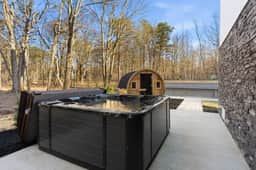 Pool, Hot Tub, Sauna, Game Room, Privacy and More!