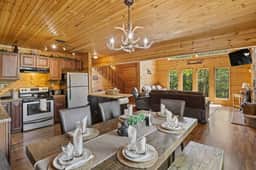 Charming Wood Cabin - Bunk Room & Loft Lounge