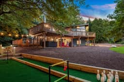 The Lazy Bear Cabin, Dome, Hot Tub, Sauna & More!