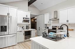 Good Addition: 8BR with Hot Tub, Game Room & Deck