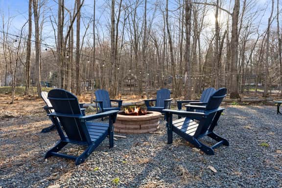 Hot tub, Firepit, Game Room, Seclusion and More!