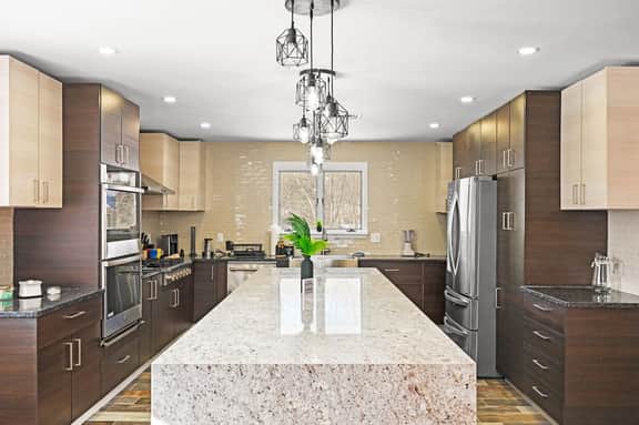 Game Room, Hot Tub, Basketball Court and More!