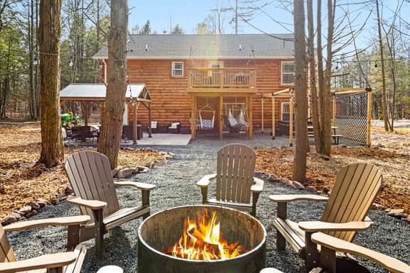 Cozy Cinema Cabin: Theater, Hot Tub & Game Room