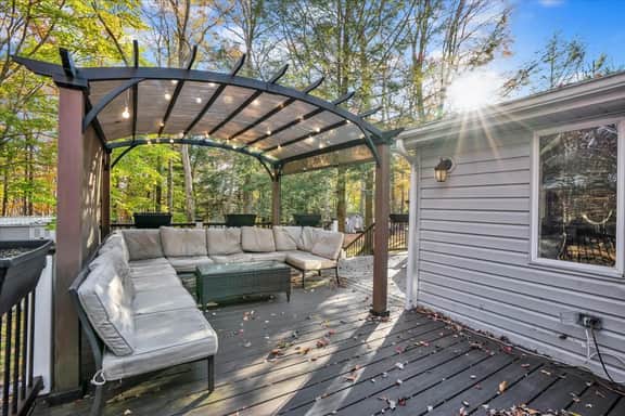 Mountain Home: Hot Tub, Lake Beach & Fireplace