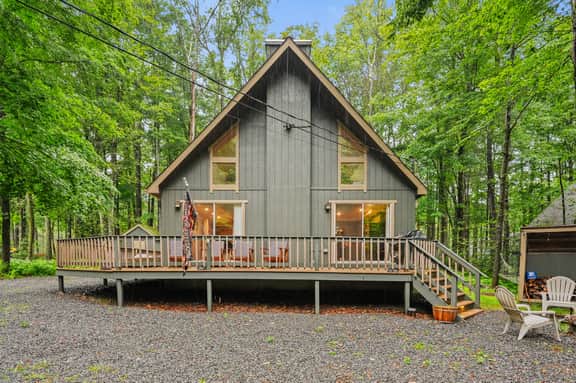 Misty Mountain Chalet - Arcade, Fire Pit & More - Image 2