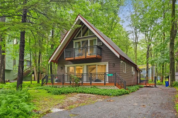 A-Frame Retreat - Hot Tub, Fire Pit & Fireplace - Image 1